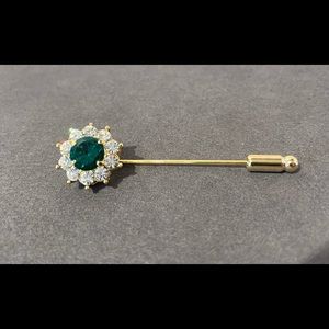 Green stone and gold tone stick pin costume dainty sparkly brooch